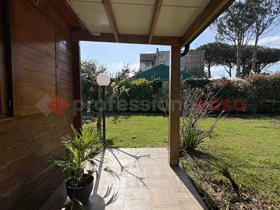 Immagine 5 di Villa in vendita  in Via PONTINA, 82 a Terracina