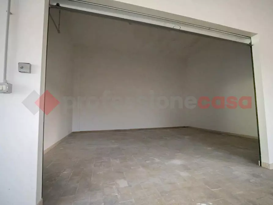 Immagine 23 di Negozio in vendita  in Via Casilina 62, 138 a Anagni