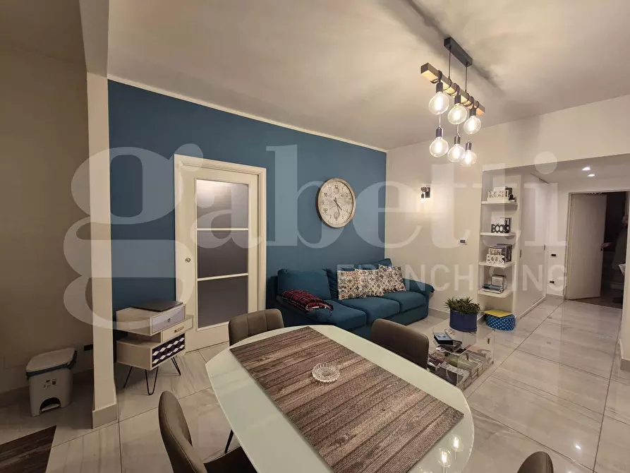 Immagine 29 di Palazzo in vendita  in Via Vesuvio a Torre Annunziata