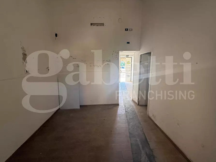 Immagine 5 di Negozio in affitto  in Piazza tonnara a Palermo