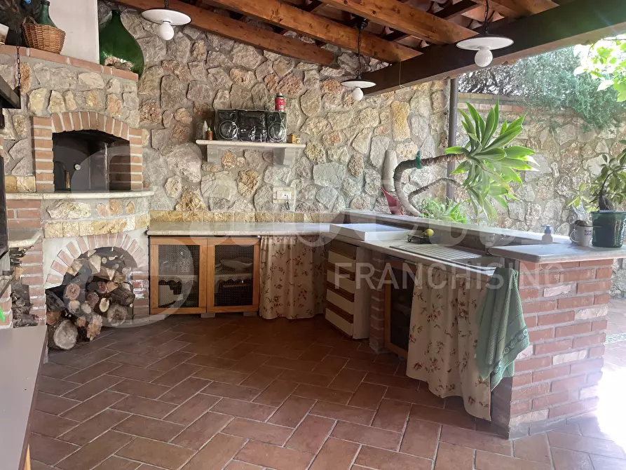 Immagine 12 di Casa trifamiliare in vendita  in Via San Remigio Paone, 10 a Formia