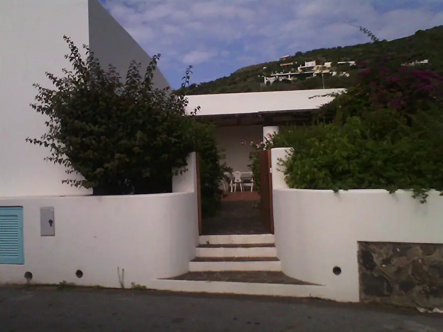 Immagine 3 di Villa in vendita  in Via Umberto I Salina, sn a Santa Marina Salina