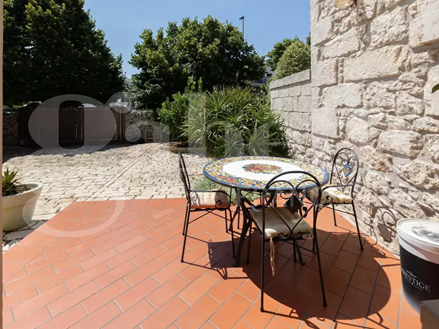 Immagine 40 di Villa in vendita  in Via Livatino, 18 a Ragusa