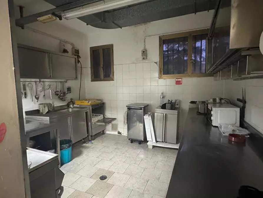 Immagine 10 di Negozio in vendita  in Via PISTOIESE, 209 a Firenze