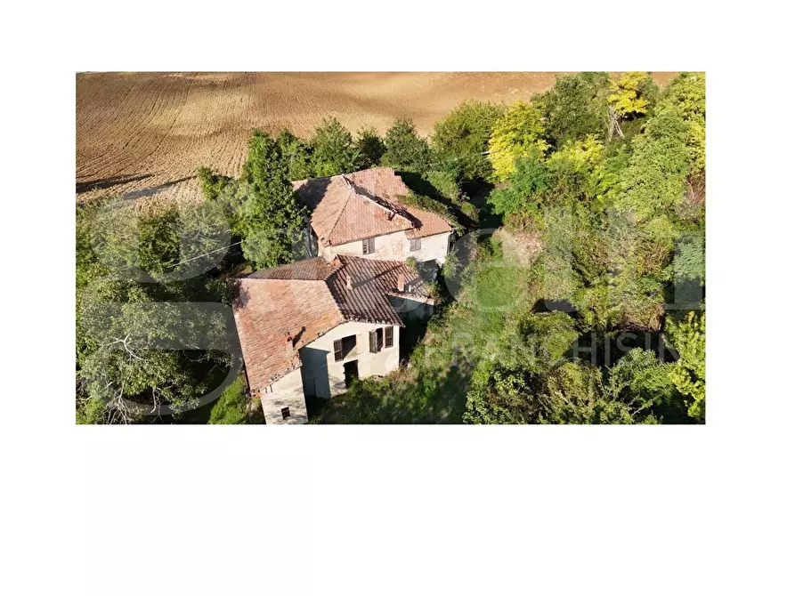 Immagine 1 di Rustico / casale in vendita  in Via Rivarossa, 1 a Agazzano