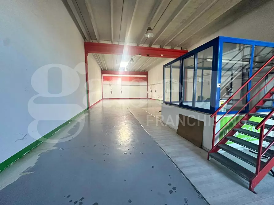 Immagine 9 di Capannone industriale in affitto  in Via Mauro ContÃ² a Bisceglie