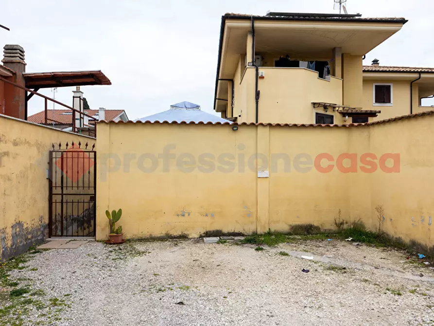 Immagine 43 di Casa quadrifamiliare in vendita  in Via Monteprandrone a Roma