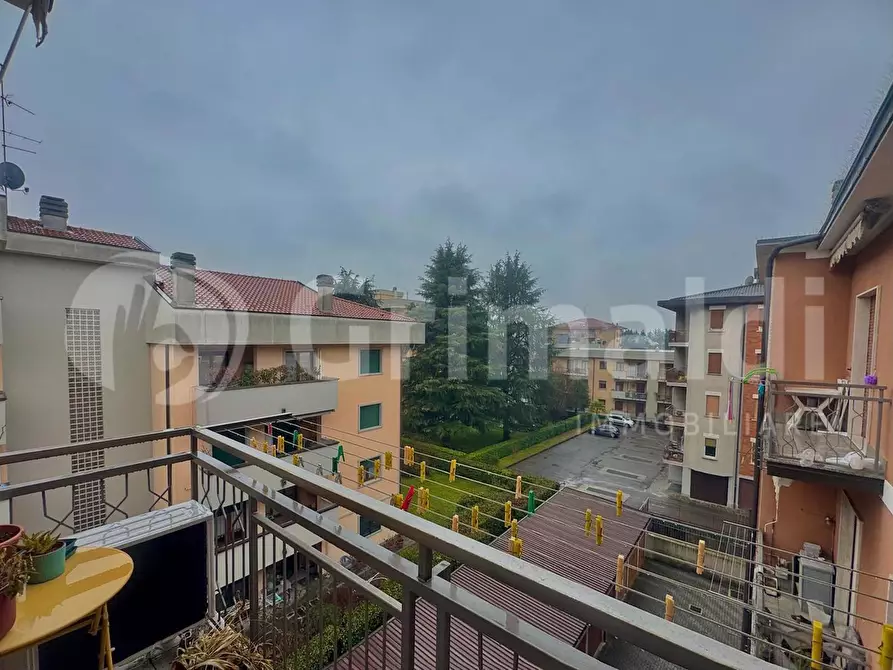 Immagine 15 di Appartamento in vendita  in Via donizetti, 11 a Arcore