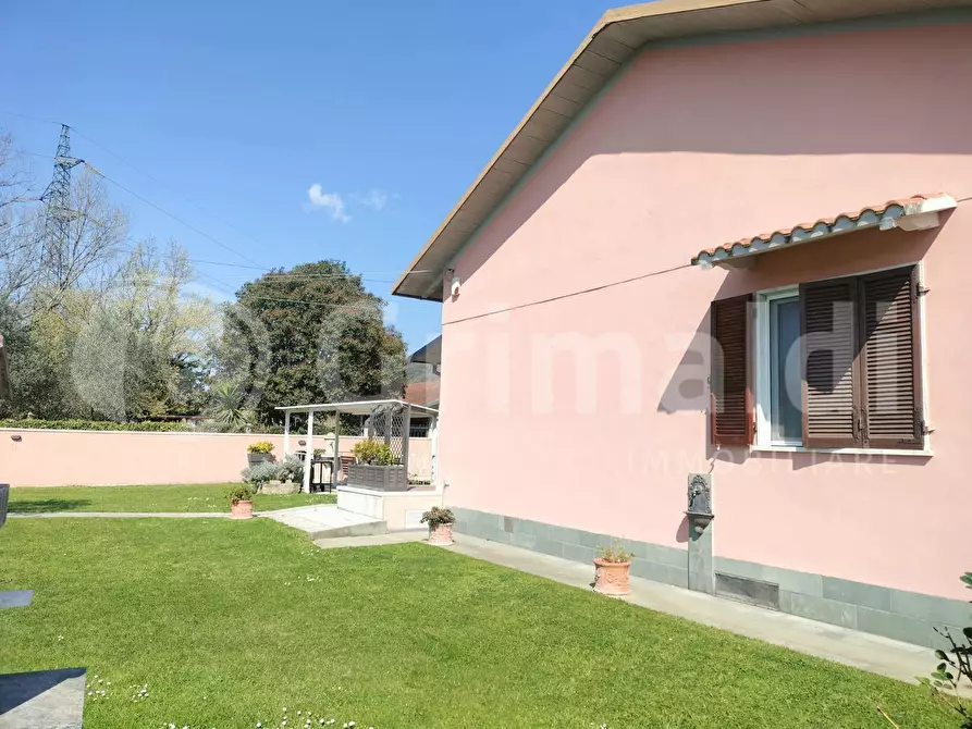 Immagine 26 di Villa in vendita  in Via ALTETA a Massa
