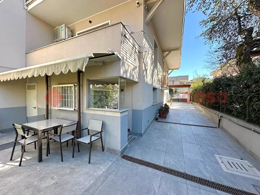 Immagine 5 di Villa in vendita  in Via Delle Robinie a Opera