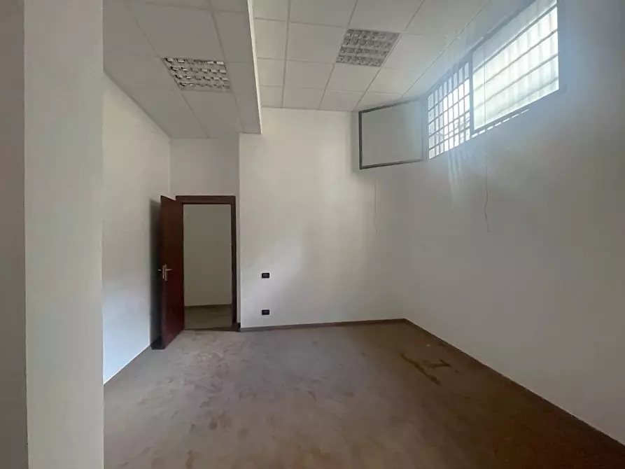 Immagine 14 di Magazzino in affitto  in Via Raffaele Starrabba, 16-18 a Palermo