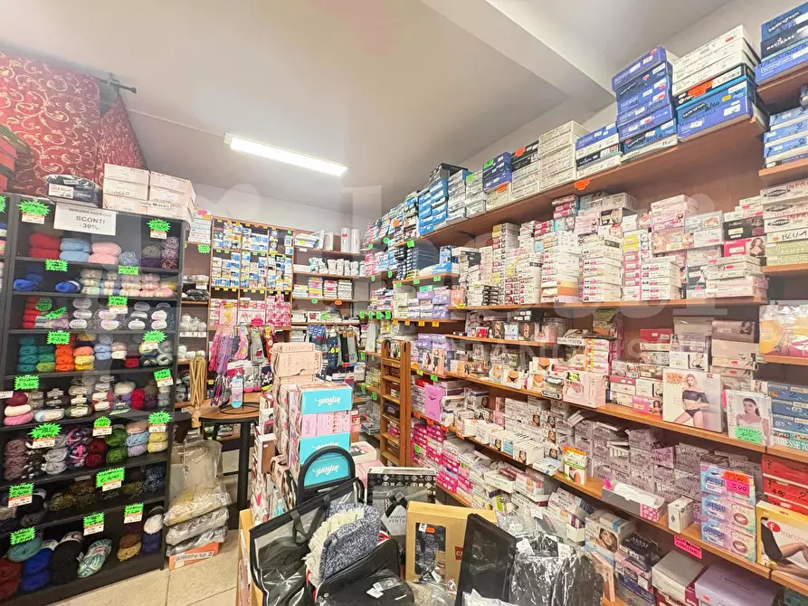 Immagine 5 di Attività commerciale in vendita  in Via Dei Gonzaga, 28 a Roma