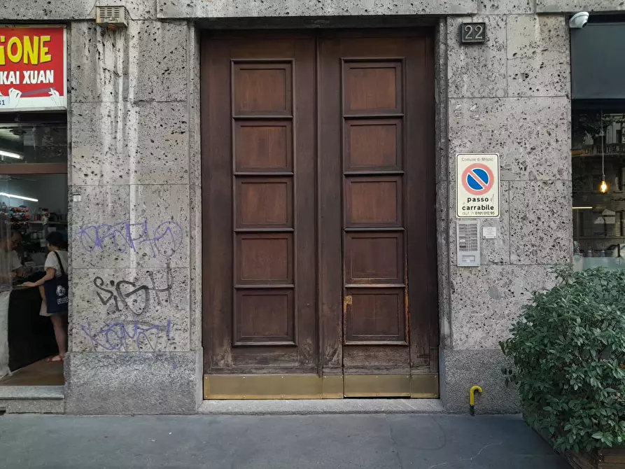 Immagine 2 di Box auto in vendita  in Via California, 22 a Milano