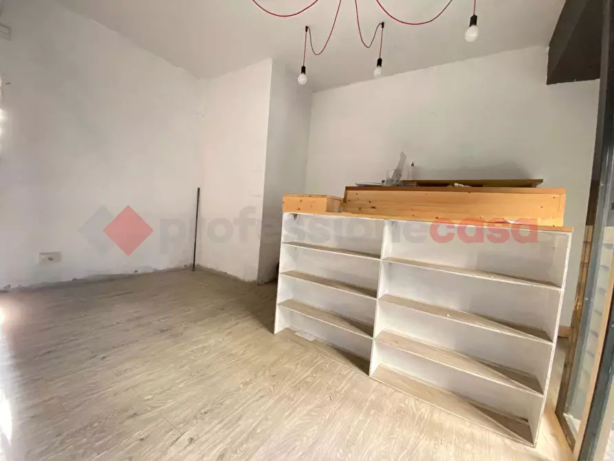 Immagine 8 di Negozio in affitto  in Via MADONNA DELLA QUERCE a Firenze