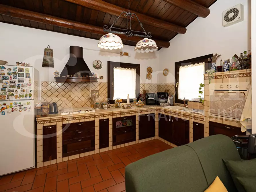 Immagine 29 di Villa in vendita  in Via Livatino, 18 a Ragusa