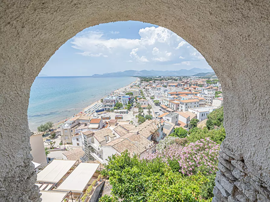 Immagine 39 di Appartamento in vendita  in Via Madonnella, 3 a Sperlonga