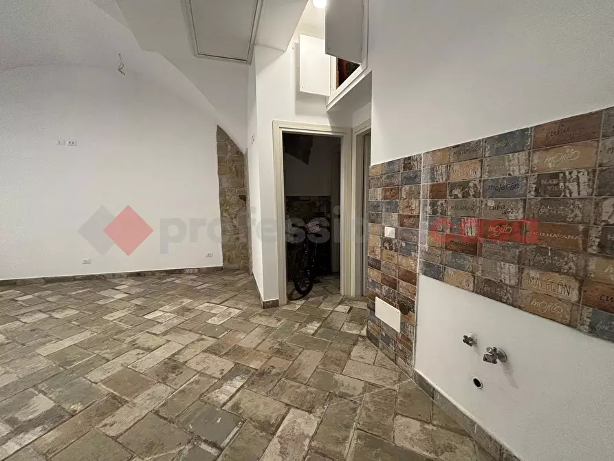 Immagine 30 di Negozio in vendita  in Via moele tosi, 2 a Paliano