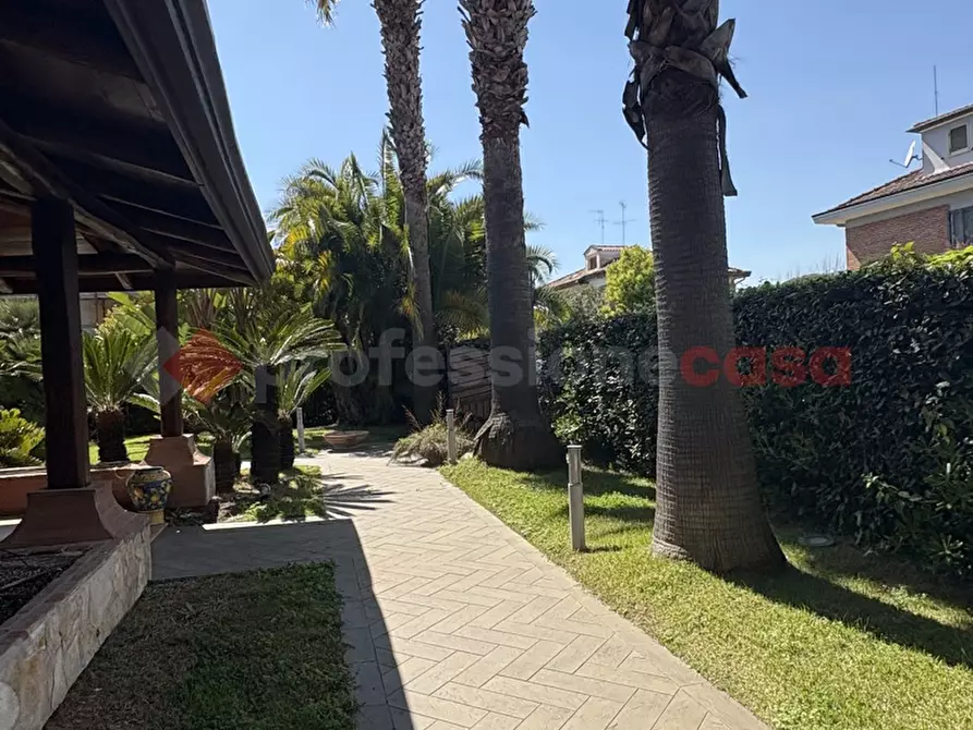 Immagine 44 di Villa in vendita  in Via RIO CLARO 2, 2 a Fondi