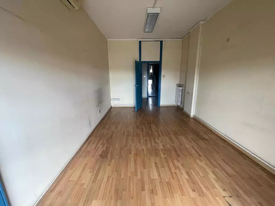 Immagine 8 di Ufficio in affitto  in Via Reggia di Portici a Napoli