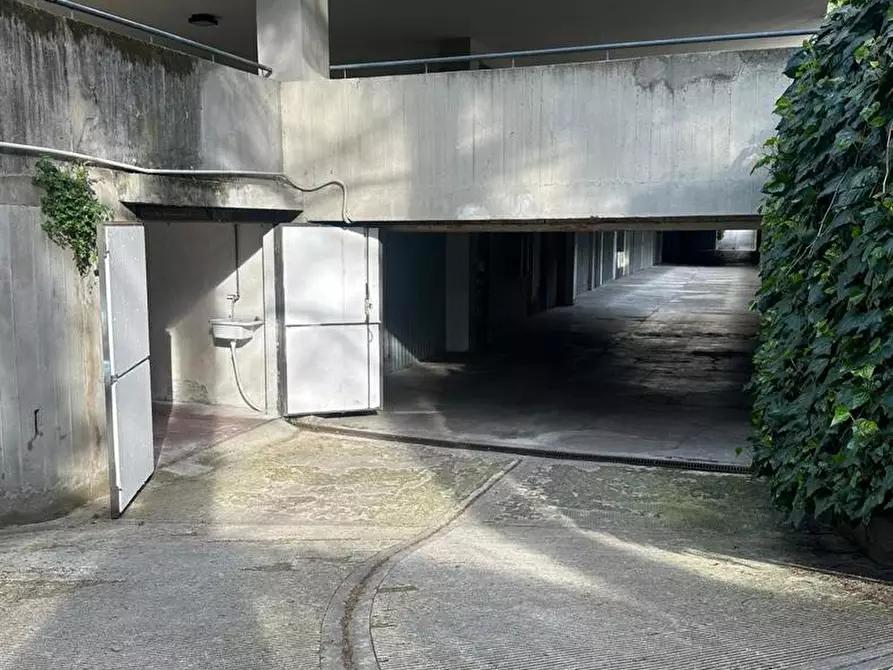 Immagine 2 di Box auto in vendita  in Via Paganino Bonafede, 32c a Bologna