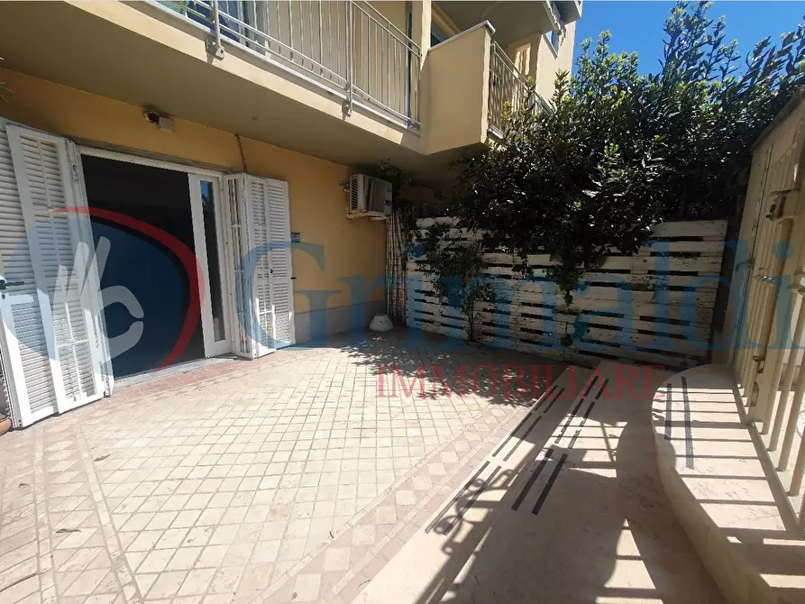 Immagine 17 di Appartamento in vendita  in Viale A. VESPUCCI, 12 a Massa