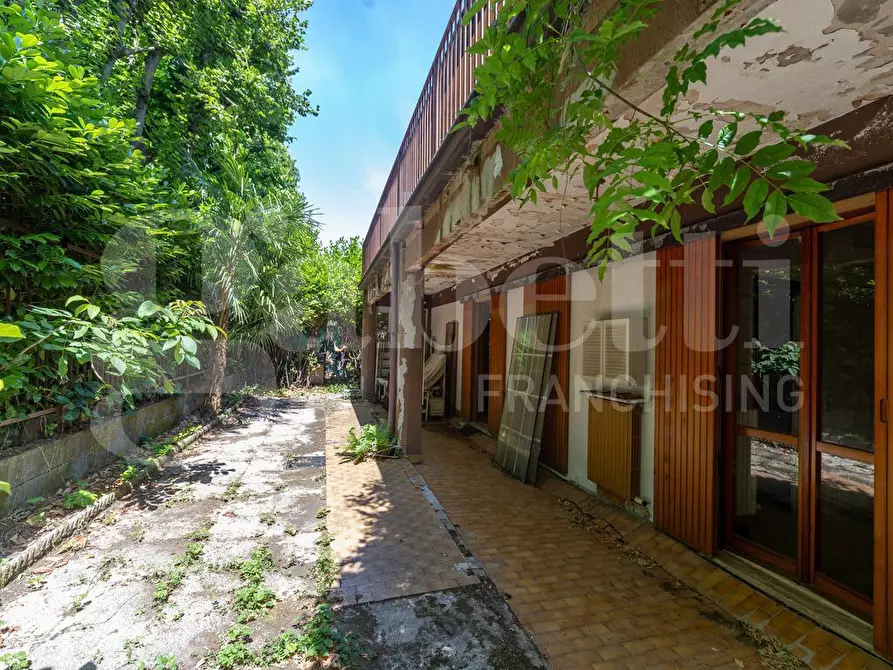 Immagine 38 di Villa in vendita  in Via Manara, 46 a Lesmo