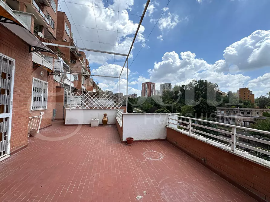 Immagine 16 di Appartamento in vendita  in Via Carlo Emilio Gadda, 151 a Roma