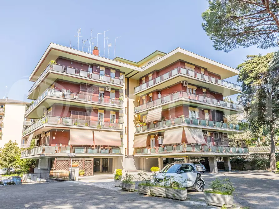 Immagine 35 di Appartamento in vendita  in Via Verolengo, 1 a Roma