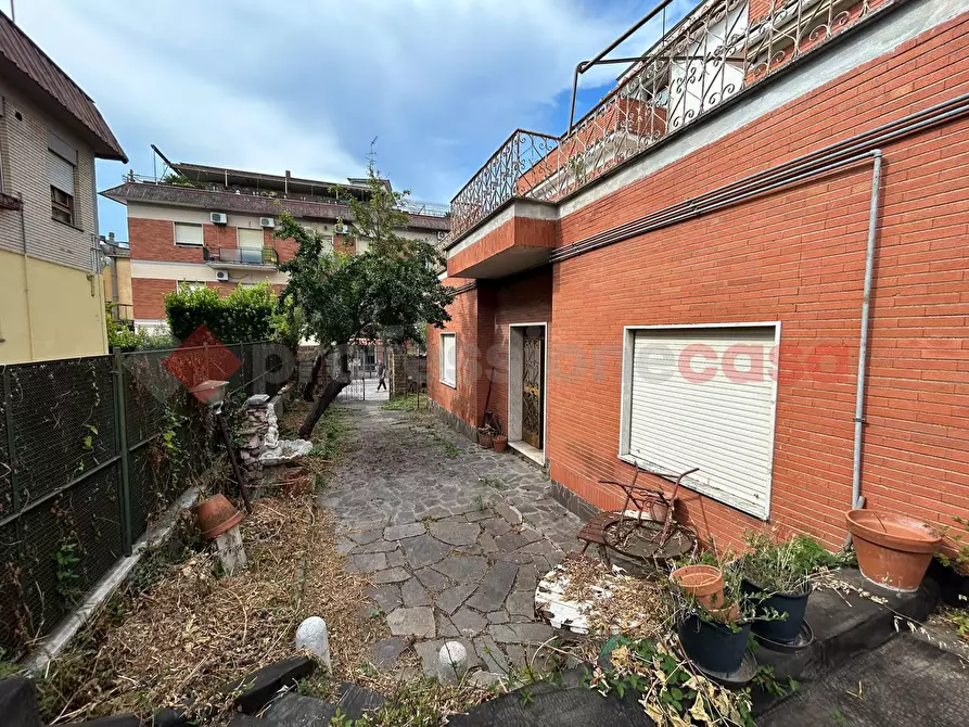 Immagine 14 di Palazzo in vendita  in Via Maltignano a Roma