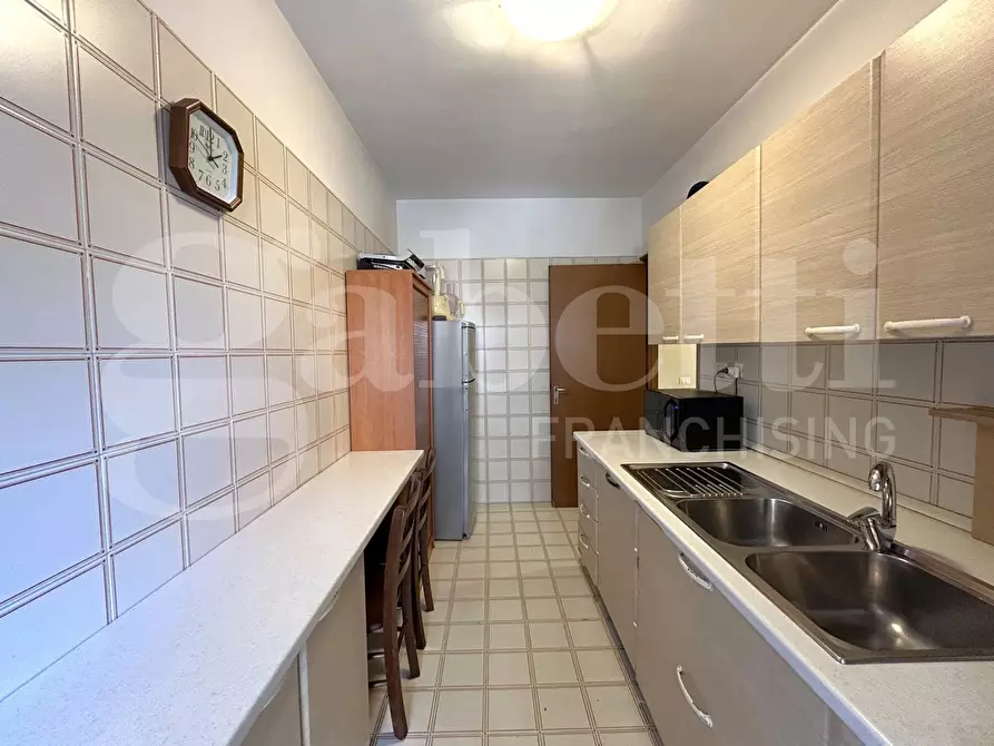 Immagine 17 di Appartamento in vendita  in Via di Decima, 256 a Roma