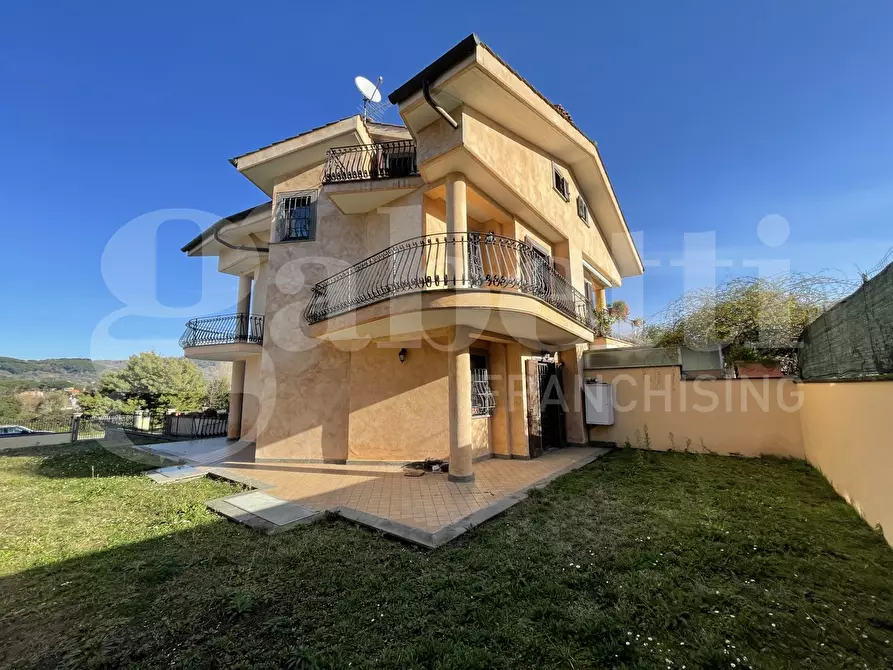 Immagine 1 di Casa bifamiliare in vendita  in Via dei Ciclamini, 25 a Rocca Di Papa
