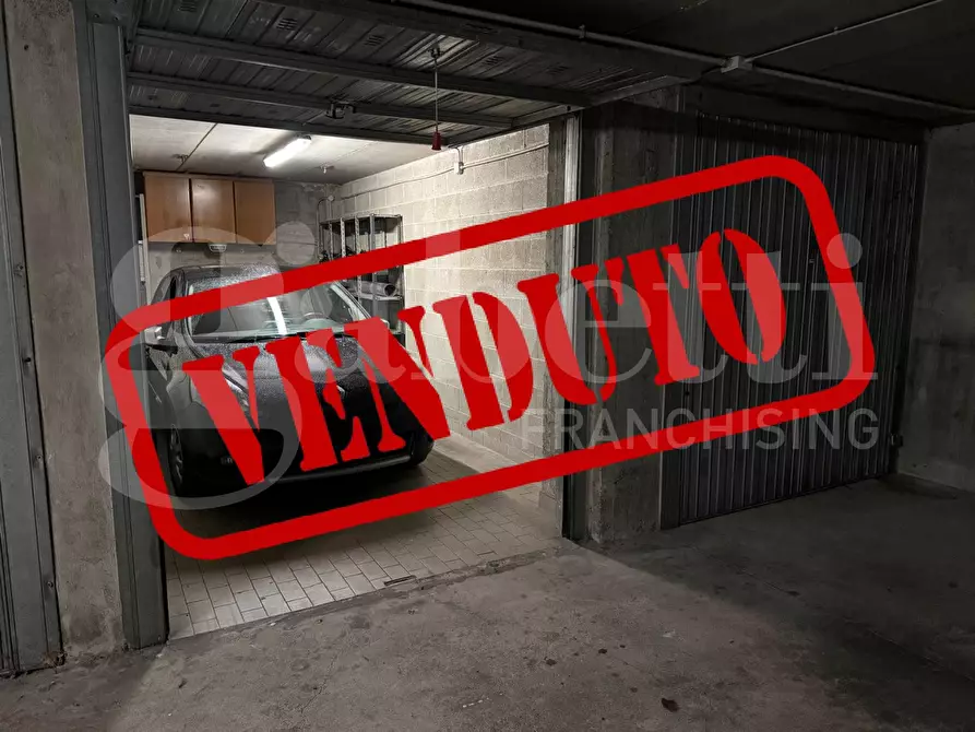 Immagine 4 di Box auto in vendita  in Via Vittor Pisani, 4 a Monza