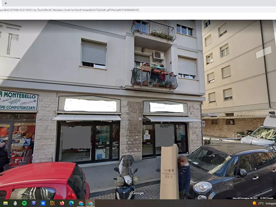 Immagine 1 di Negozio in vendita  in Via Montebello, 40/42 a Livorno