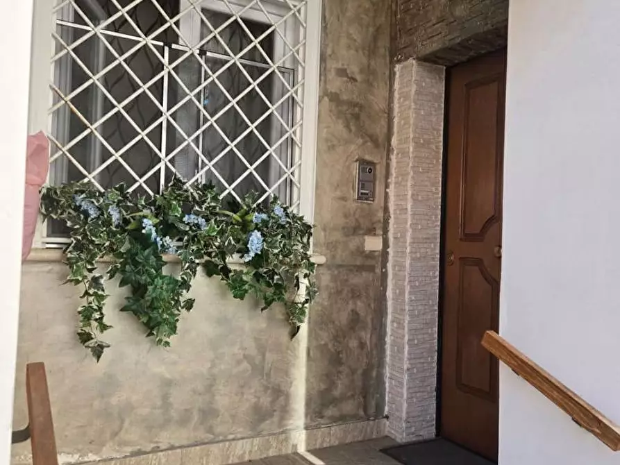 Immagine 1 di Casa indipendente in vendita  in Via Lauro, Snc a Mondragone