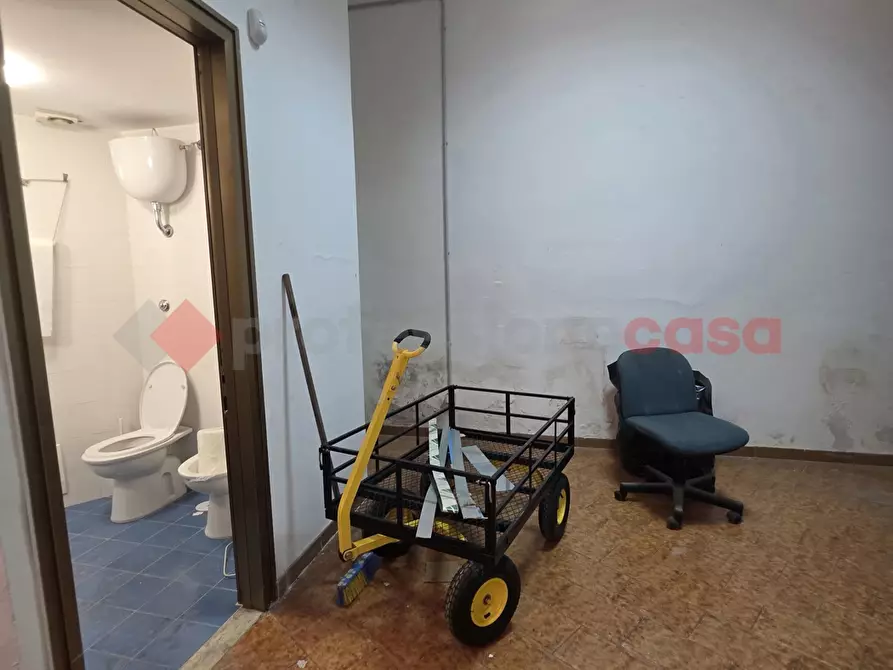 Immagine 30 di Ufficio in vendita  in Via Ferrante Imparato, 33 a Napoli
