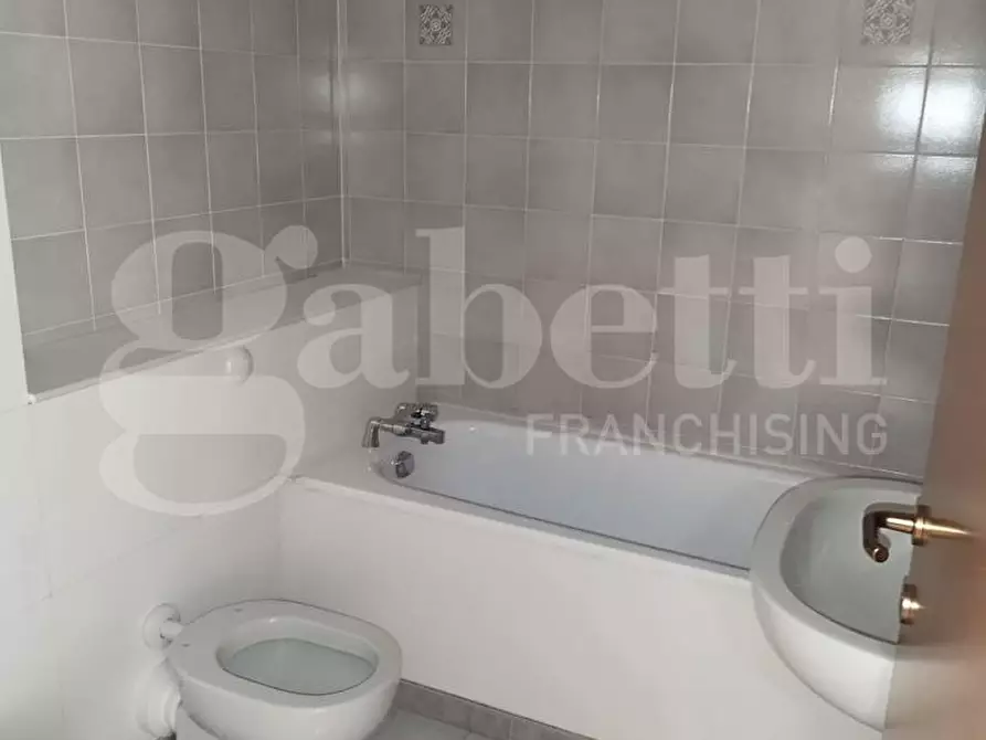 Immagine 8 di Appartamento in vendita  in Piazza SANDRO PERTINI, 11 a Taranto