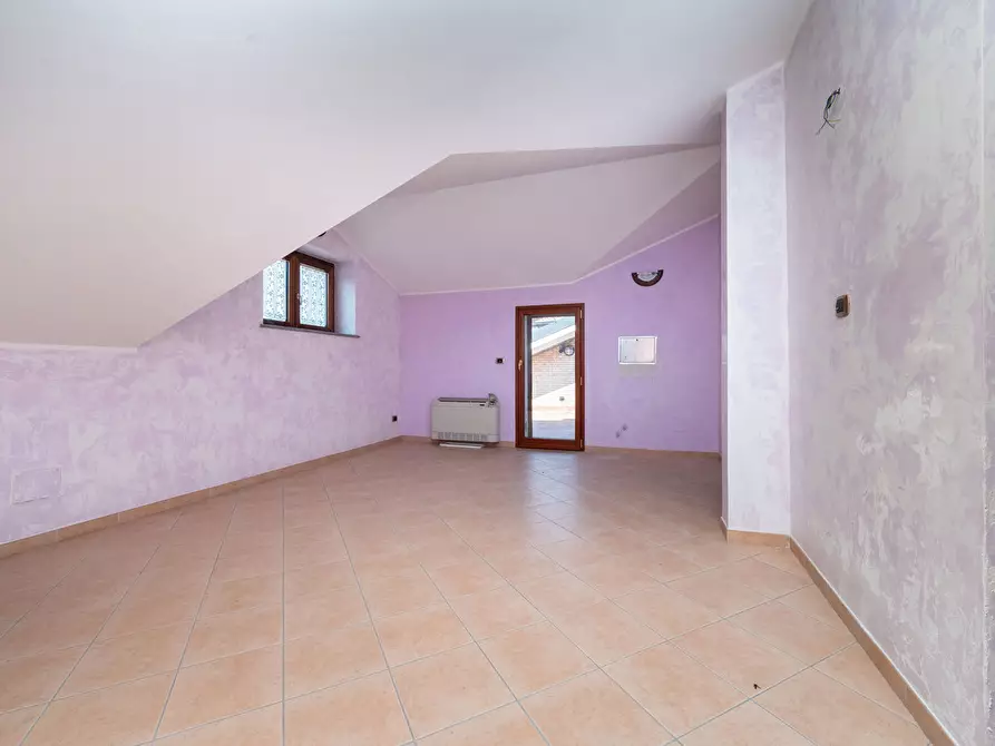 Immagine 33 di Villa in vendita  in Viale Veneto a Orbassano