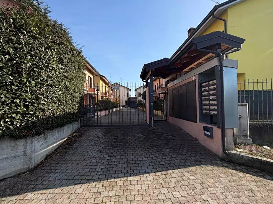 Immagine 4 di Villetta a schiera in vendita  in Via MARTIRI DELLA RESISTENZA, 32 a Casalpusterlengo