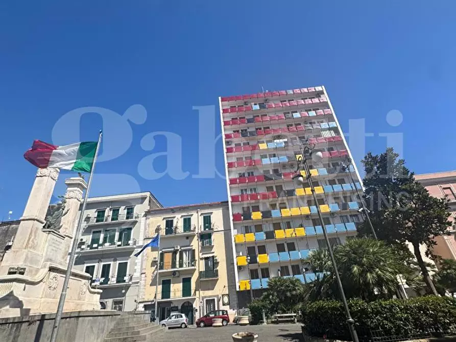 Immagine 1 di Appartamento in vendita  in Piazza Ernesto Cesaro, 55 a Torre Annunziata