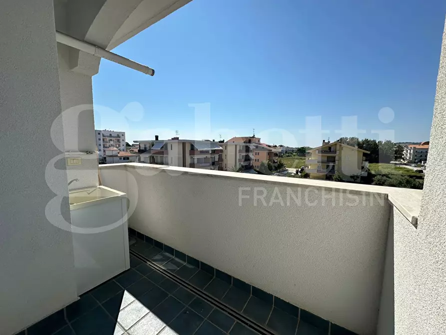 Immagine 12 di Appartamento in vendita  in Via Leonardo Da Vinci, 35 a Tortoreto