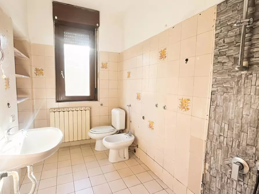 Immagine 18 di Palazzo in vendita  in Via Alessandria, snc a Legnano