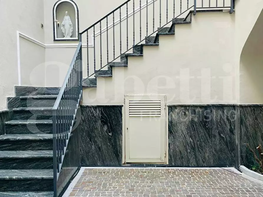 Immagine 3 di Casa indipendente in vendita  in Corso Durante a Frattamaggiore