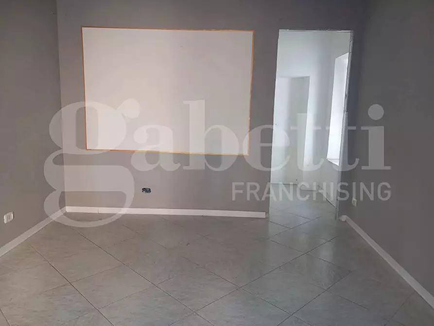 Immagine 3 di Negozio in affitto  in Via cittadella, 3 a Sora