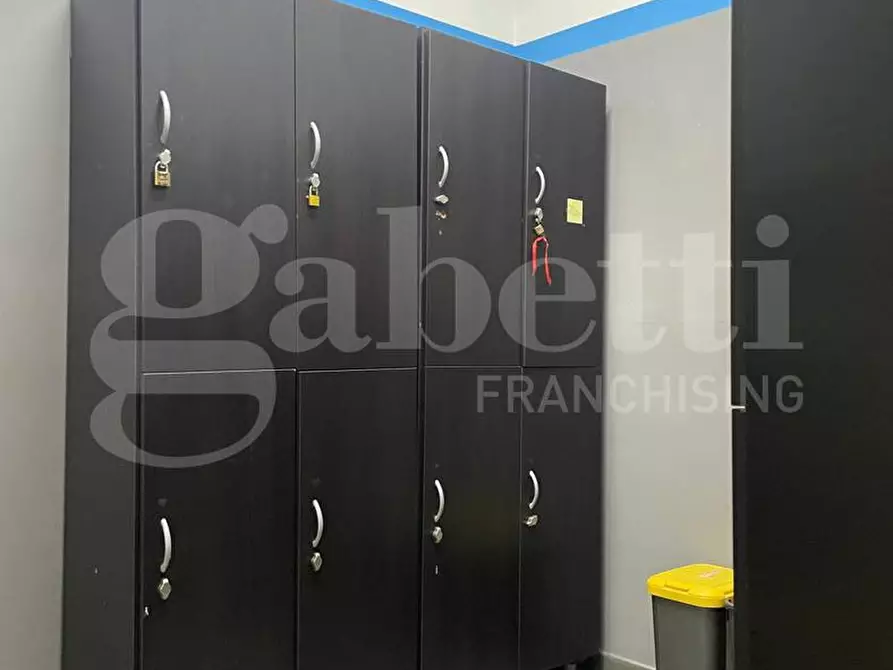 Immagine 10 di Attività commerciale in vendita  in Via A. Santillo, 10 a Orta Di Atella