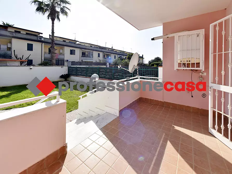 Immagine 35 di Villetta a schiera in vendita  in Via Ugo Foscolo, 36 a Santa Maria Capua Vetere