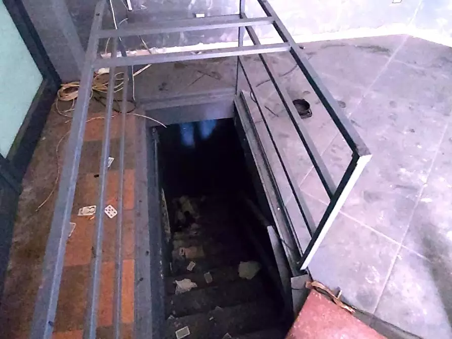 Immagine 3 di Negozio in affitto  in Via Pietro Giannone a Napoli