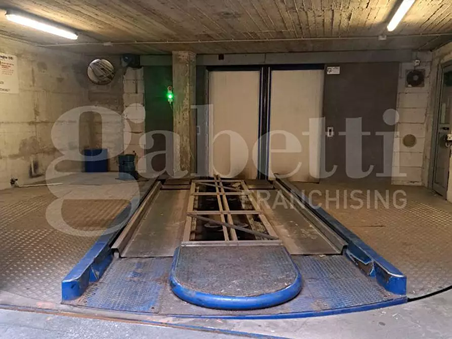 Immagine 9 di Box auto in vendita  in Corso di porta Romana, 55 a Milano