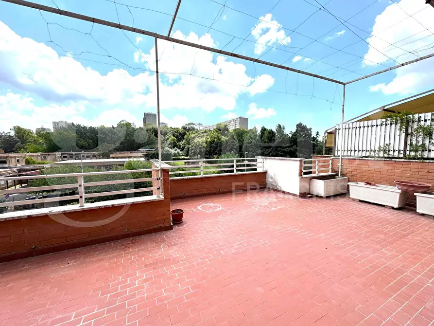 Immagine 13 di Appartamento in vendita  in Via Carlo Emilio Gadda, 151 a Roma