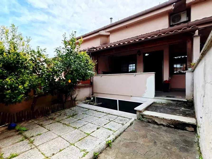 Immagine 27 di Villetta a schiera in vendita  in Via ANGELO VINCO, 3 a Roma
