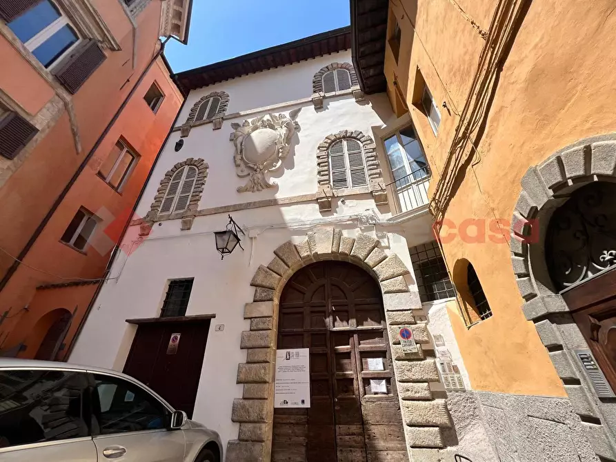 Immagine 1 di Appartamento in vendita  in Piazza Achille Sansi a Spoleto
